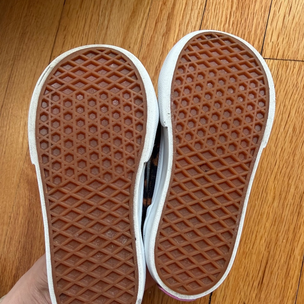 Vans - Picture 2 of 4